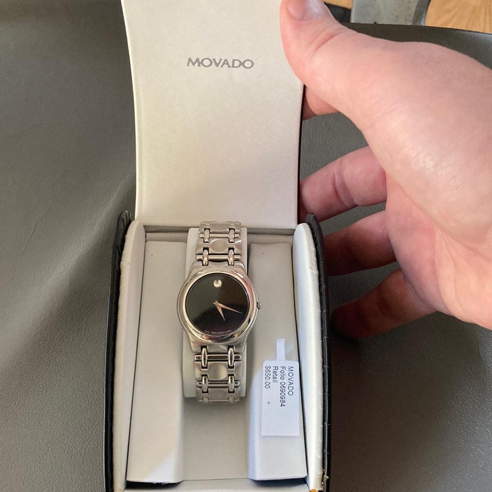 BNWT Movado folio unisex watch - needs battery
